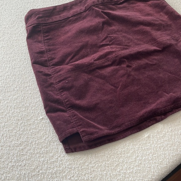 Beautiful wine purple soft skirt - Picture 2 of 4